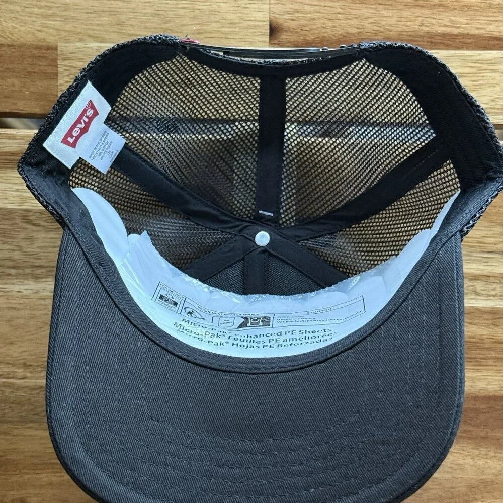 LEVI’S Trucker Hat Black Mesh Mens ONE SIZE adjustable Desert Buffalo casual NWT
